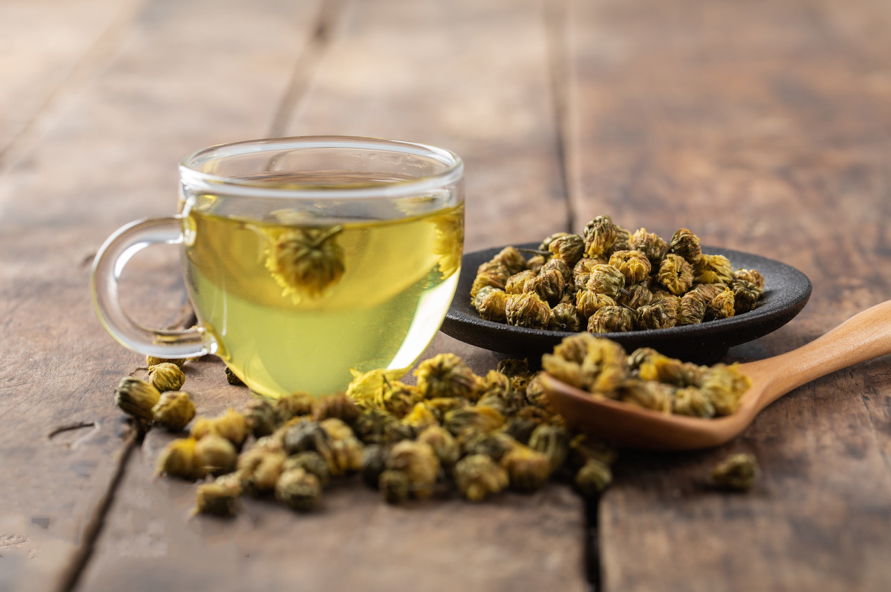 大家都知道夏季要多喝菊花茶，但是如何泡才能达到最佳效果？